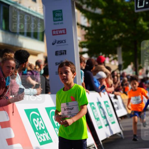 20.09.2026 - PSD Bank Halbmarathon LAZAROV Photography http://msf.ph/oto/10548201 20.09.2026 10:32:05 Ziel 225, 276, 277, 298, 336, 399, 416, 426, 427 meine-sportfotos.de
