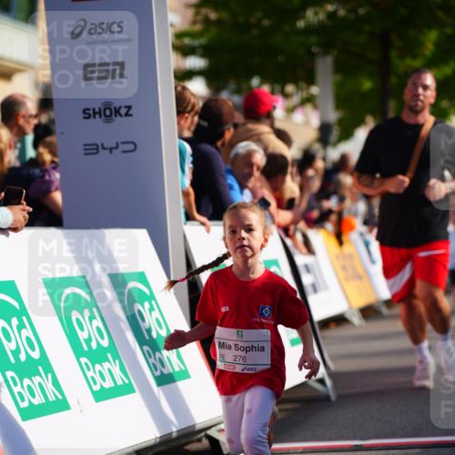 20.09.2026 - PSD Bank Halbmarathon LAZAROV Photography http://msf.ph/oto/10548207 20.09.2026 10:32:08 Ziel 153, 226, 276, 277, 298, 346, 373, 399, 416, 426 meine-sportfotos.de