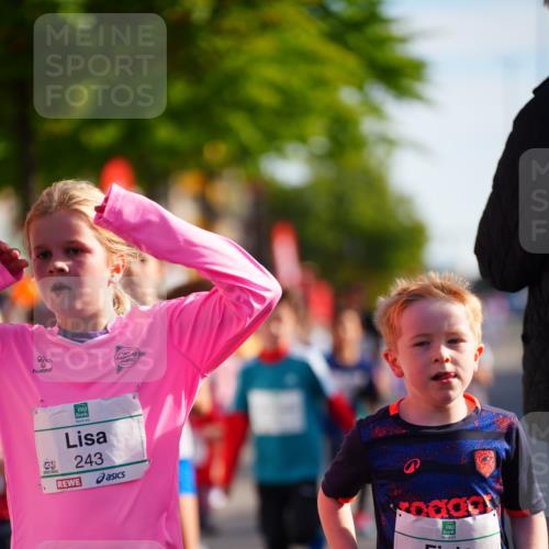 20.09.2026 - PSD Bank Halbmarathon LAZAROV Photography http://msf.ph/oto/10548253 20.09.2026 10:32:34 Ziel 107, 118, 125, 126, 129, 131, 132, 133, 182, 184, 198, 209, 243, 244, 248, 313, 443, 454 meine-sportfotos.de