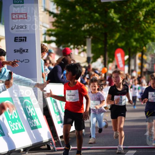 20.09.2026 - PSD Bank Halbmarathon LAZAROV Photography http://msf.ph/oto/10548299 20.09.2026 10:33:02 Ziel 139, 197, 229, 235, 238, 247, 291, 302, 335, 374, 444 meine-sportfotos.de