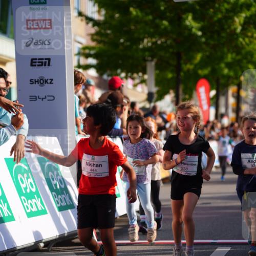 20.09.2026 - PSD Bank Halbmarathon LAZAROV Photography http://msf.ph/oto/10548302 20.09.2026 10:33:02 Ziel 139, 197, 229, 235, 238, 247, 291, 302, 335, 374, 444 meine-sportfotos.de