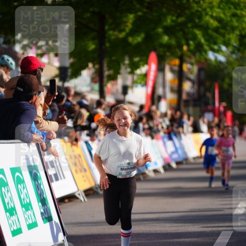 20.09.2026 - PSD Bank Halbmarathon LAZAROV Photography http://msf.ph/oto/10548371 20.09.2026 10:33:37 Ziel 151, 254, 255, 325 meine-sportfotos.de