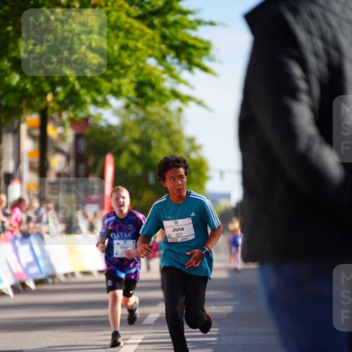 20.09.2026 - PSD Bank Halbmarathon LAZAROV Photography http://msf.ph/oto/10548387 20.09.2026 10:33:52 Ziel 138, 166, 207, 290, 424 meine-sportfotos.de