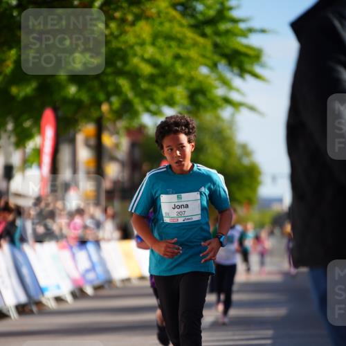 20.09.2026 - PSD Bank Halbmarathon LAZAROV Photography http://msf.ph/oto/10548391 20.09.2026 10:33:52 Ziel 138, 166, 207, 290, 424 meine-sportfotos.de