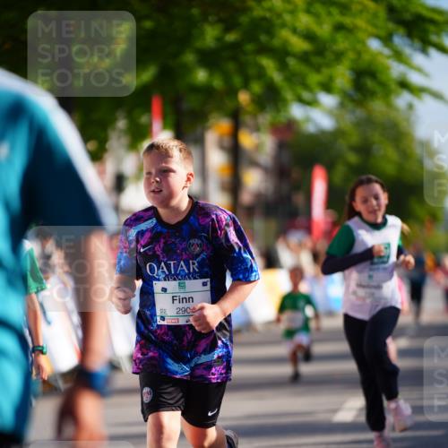 20.09.2026 - PSD Bank Halbmarathon LAZAROV Photography http://msf.ph/oto/10548396 20.09.2026 10:33:55 Ziel 138, 166, 173, 207, 290, 382, 424 meine-sportfotos.de