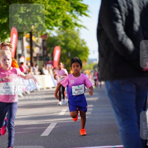 20.09.2026 - PSD Bank Halbmarathon LAZAROV Photography http://msf.ph/oto/10548432 20.09.2026 10:34:13 Ziel 148, 196, 269, 295, 376, 389, 390 meine-sportfotos.de