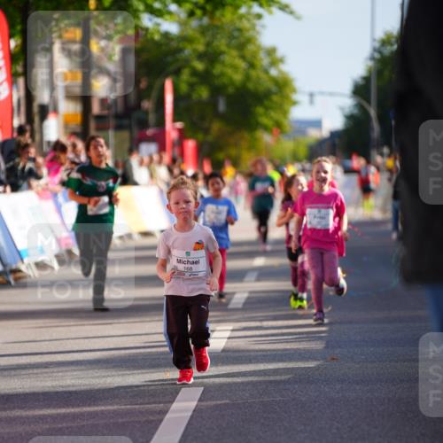 20.09.2026 - PSD Bank Halbmarathon LAZAROV Photography http://msf.ph/oto/10548445 20.09.2026 10:34:23 Ziel 168, 267, 268, 295, 367 meine-sportfotos.de