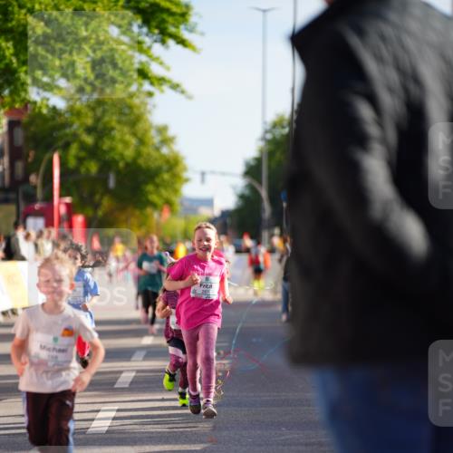 20.09.2026 - PSD Bank Halbmarathon LAZAROV Photography http://msf.ph/oto/10548448 20.09.2026 10:34:24 Ziel 168, 267, 268, 270, 295, 367 meine-sportfotos.de