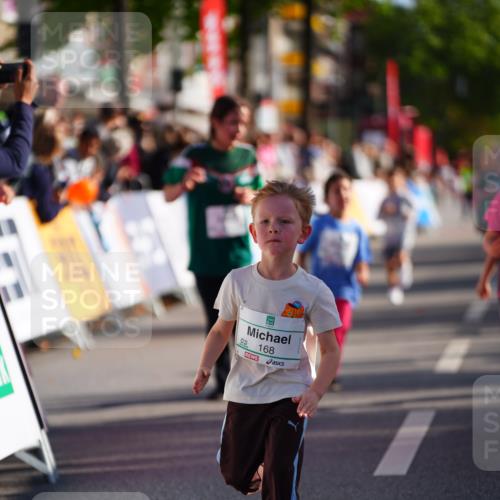 20.09.2026 - PSD Bank Halbmarathon LAZAROV Photography http://msf.ph/oto/10548452 20.09.2026 10:34:26 Ziel 147, 168, 267, 268, 270, 367 meine-sportfotos.de