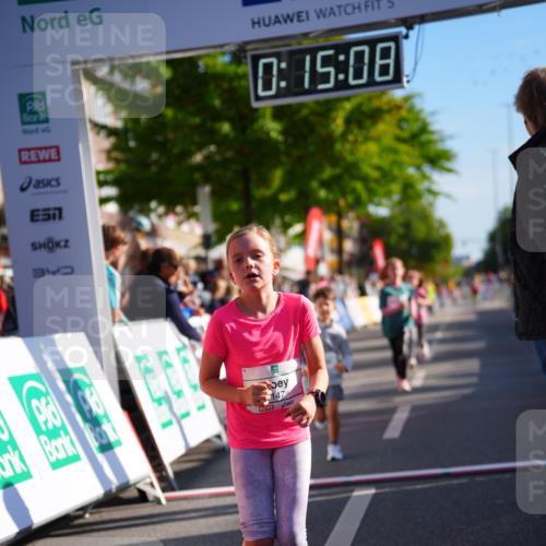 20.09.2026 - PSD Bank Halbmarathon LAZAROV Photography http://msf.ph/oto/10548466 20.09.2026 10:34:32 Ziel 143, 147, 168, 239, 267, 268, 270, 350, 367 meine-sportfotos.de