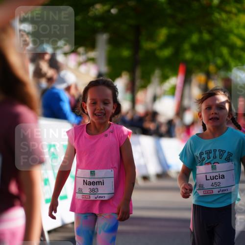 20.09.2026 - PSD Bank Halbmarathon LAZAROV Photography http://msf.ph/oto/10548498 20.09.2026 10:34:57 Ziel 195, 378, 383, 400, 403, 452 meine-sportfotos.de