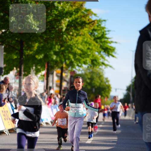 20.09.2026 - PSD Bank Halbmarathon LAZAROV Photography http://msf.ph/oto/10548509 20.09.2026 10:35:03 Ziel 119, 161, 163, 378, 401, 428, 452 meine-sportfotos.de