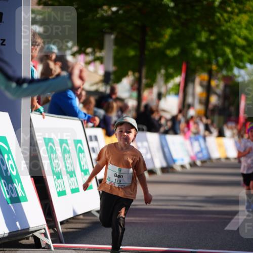 20.09.2026 - PSD Bank Halbmarathon LAZAROV Photography http://msf.ph/oto/10548513 20.09.2026 10:35:06 Ziel 119, 161, 163, 334, 378, 401, 428 meine-sportfotos.de