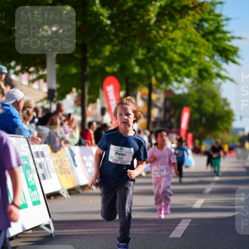 20.09.2026 - PSD Bank Halbmarathon LAZAROV Photography http://msf.ph/oto/10548562 20.09.2026 10:35:32 Ziel 169, 366, 385, 460 meine-sportfotos.de
