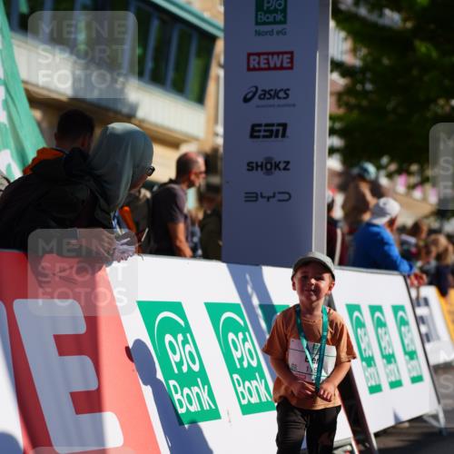 20.09.2026 - PSD Bank Halbmarathon LAZAROV Photography http://msf.ph/oto/10548582 20.09.2026 10:35:45 Ziel 192, 320, 404 meine-sportfotos.de