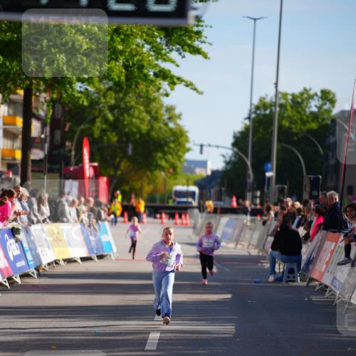 20.09.2026 - PSD Bank Halbmarathon LAZAROV Photography http://msf.ph/oto/10548604 20.09.2026 10:36:44 Ziel  meine-sportfotos.de