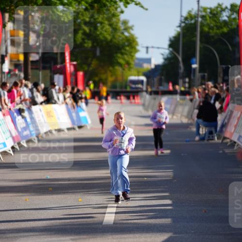 20.09.2026 - PSD Bank Halbmarathon LAZAROV Photography http://msf.ph/oto/10548608 20.09.2026 10:36:46 Ziel 286 meine-sportfotos.de
