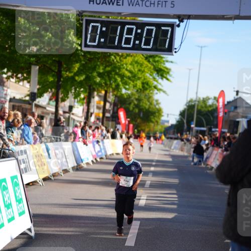 20.09.2026 - PSD Bank Halbmarathon LAZAROV Photography http://msf.ph/oto/10548638 20.09.2026 10:37:31 Ziel 180 meine-sportfotos.de