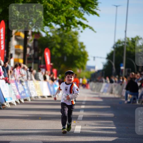 20.09.2026 - PSD Bank Halbmarathon LAZAROV Photography http://msf.ph/oto/10548646 20.09.2026 10:37:48 Ziel 331 meine-sportfotos.de