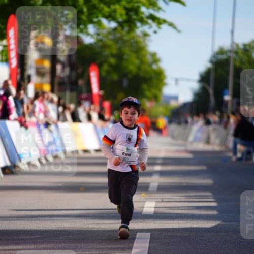 20.09.2026 - PSD Bank Halbmarathon LAZAROV Photography http://msf.ph/oto/10548648 20.09.2026 10:37:49 Ziel 331 meine-sportfotos.de