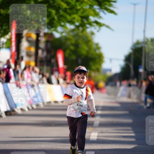 20.09.2026 - PSD Bank Halbmarathon LAZAROV Photography http://msf.ph/oto/10548651 20.09.2026 10:37:49 Ziel 331 meine-sportfotos.de