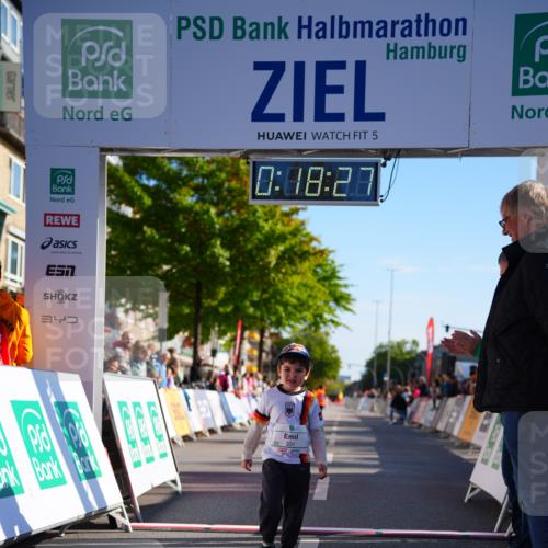 20.09.2026 - PSD Bank Halbmarathon LAZAROV Photography http://msf.ph/oto/10548655 20.09.2026 10:37:51 Ziel 331 meine-sportfotos.de