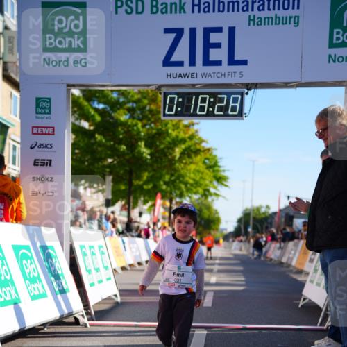 20.09.2026 - PSD Bank Halbmarathon LAZAROV Photography http://msf.ph/oto/10548659 20.09.2026 10:37:52 Ziel 331 meine-sportfotos.de