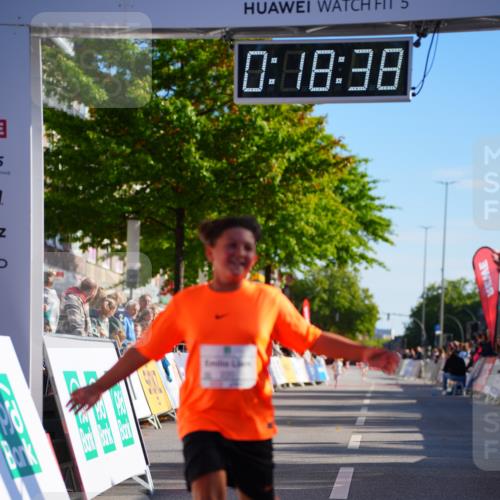 20.09.2026 - PSD Bank Halbmarathon LAZAROV Photography http://msf.ph/oto/10548675 20.09.2026 10:38:02 Ziel 220 meine-sportfotos.de