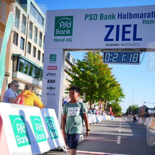 20.09.2026 - PSD Bank Halbmarathon LAZAROV Photography http://msf.ph/oto/10548712 20.09.2026 10:40:42 Ziel 259 meine-sportfotos.de