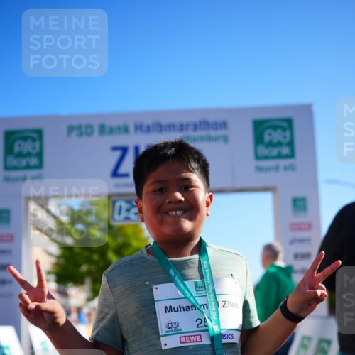 20.09.2026 - PSD Bank Halbmarathon LAZAROV Photography http://msf.ph/oto/10548721 20.09.2026 10:40:48 Ziel 259 meine-sportfotos.de