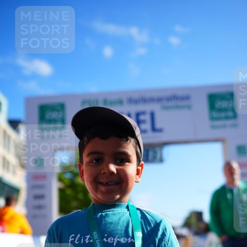 20.09.2026 - PSD Bank Halbmarathon LAZAROV Photography http://msf.ph/oto/10548745 20.09.2026 10:43:37 Ziel  meine-sportfotos.de