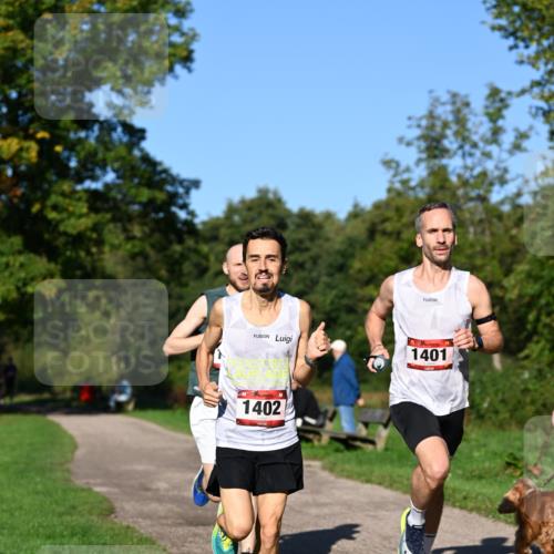 27.09.2026 - 34. Volkslauf durch das schöne Alstertal Dr. Thomas Lammeyer http://msf.ph/oto/10561103 27.09.2026 10:03:34 Laufen 1401, 1402 meine-sportfotos.de