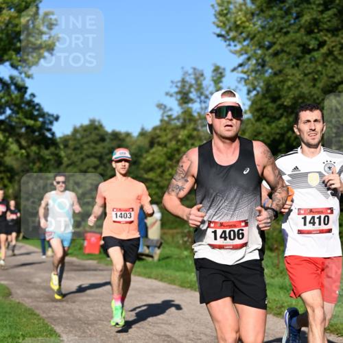 27.09.2026 - 34. Volkslauf durch das schöne Alstertal Dr. Thomas Lammeyer http://msf.ph/oto/10561149 27.09.2026 10:03:52 Laufen 1403, 1406, 1410 meine-sportfotos.de