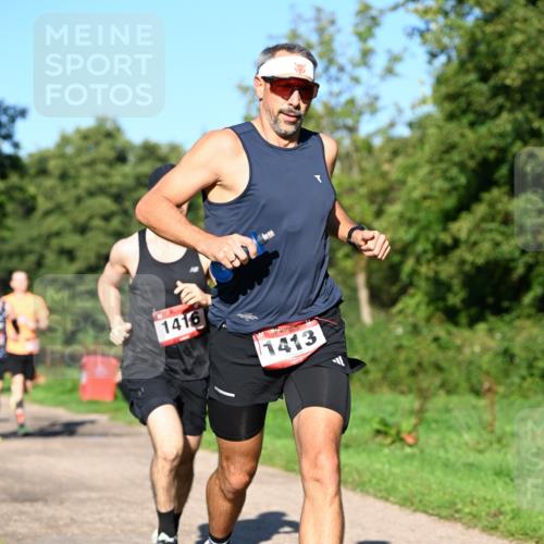 27.09.2026 - 35. Volkslauf durch das schöne Alstertal Dr. Thomas Lammeyer http://msf.ph/oto/10561223 27.09.2026 10:04:06 Laufen 1416, 1413 meine-sportfotos.de