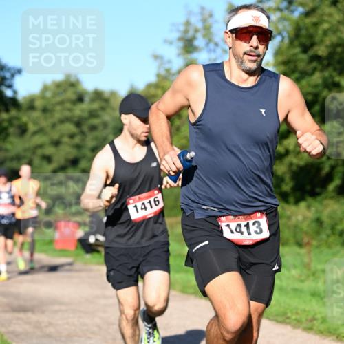 27.09.2026 - 35. Volkslauf durch das schöne Alstertal Dr. Thomas Lammeyer http://msf.ph/oto/10561225 27.09.2026 10:04:06 Laufen 1416, 1413 meine-sportfotos.de