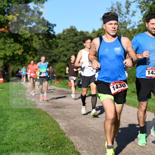 27.09.2026 - 35. Volkslauf durch das schöne Alstertal Dr. Thomas Lammeyer http://msf.ph/oto/10561272 27.09.2026 10:04:15 Laufen 1430, 1432 meine-sportfotos.de