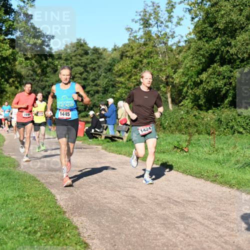 27.09.2026 - 35. Volkslauf durch das schöne Alstertal Dr. Thomas Lammeyer http://msf.ph/oto/10561283 27.09.2026 10:04:17 Laufen 1699, 419, 1445, 1424, 1 meine-sportfotos.de