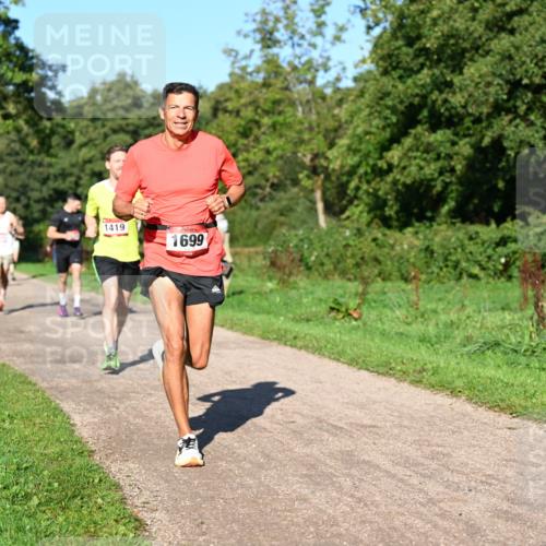 27.09.2026 - 35. Volkslauf durch das schöne Alstertal Dr. Thomas Lammeyer http://msf.ph/oto/10561300 27.09.2026 10:04:19 Laufen 1419, 1699 meine-sportfotos.de
