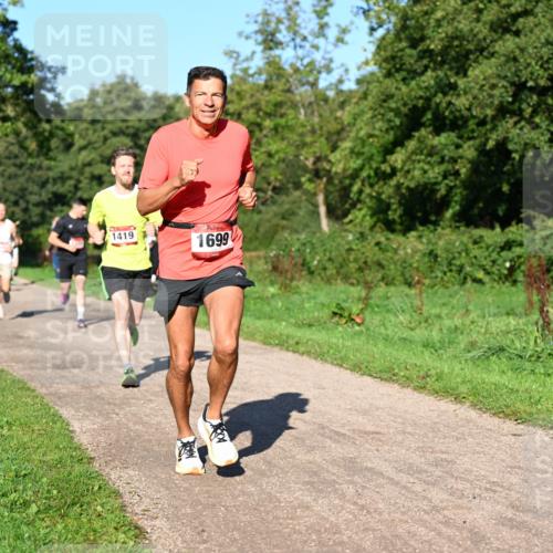 27.09.2026 - 35. Volkslauf durch das schöne Alstertal Dr. Thomas Lammeyer http://msf.ph/oto/10561301 27.09.2026 10:04:19 Laufen 1419, 1699 meine-sportfotos.de
