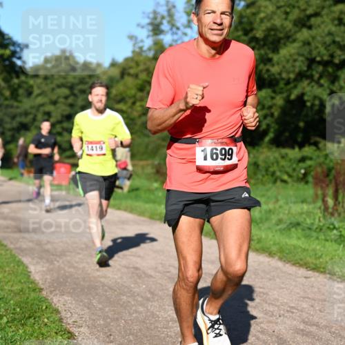 27.09.2026 - 35. Volkslauf durch das schöne Alstertal Dr. Thomas Lammeyer http://msf.ph/oto/10561306 27.09.2026 10:04:20 Laufen 1419, 1699 meine-sportfotos.de