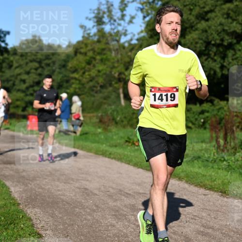 27.09.2026 - 35. Volkslauf durch das schöne Alstertal Dr. Thomas Lammeyer http://msf.ph/oto/10561315 27.09.2026 10:04:21 Laufen 1419 meine-sportfotos.de