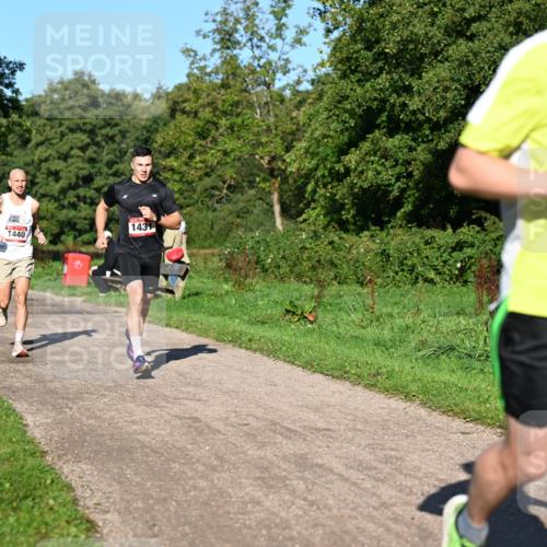 27.09.2026 - 35. Volkslauf durch das schöne Alstertal Dr. Thomas Lammeyer http://msf.ph/oto/10561316 27.09.2026 10:04:22 Laufen 1440, 1431, 419 meine-sportfotos.de