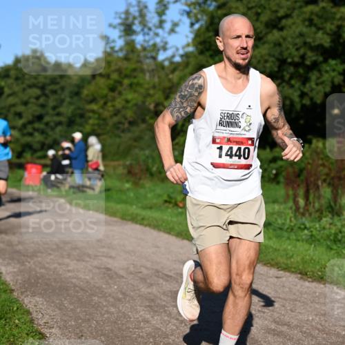 27.09.2026 - 35. Volkslauf durch das schöne Alstertal Dr. Thomas Lammeyer http://msf.ph/oto/10561334 27.09.2026 10:04:24 Laufen 1440 meine-sportfotos.de