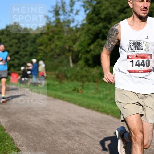 27.09.2026 - 35. Volkslauf durch das schöne Alstertal Dr. Thomas Lammeyer http://msf.ph/oto/10561336 27.09.2026 10:04:25 Laufen 1440 meine-sportfotos.de