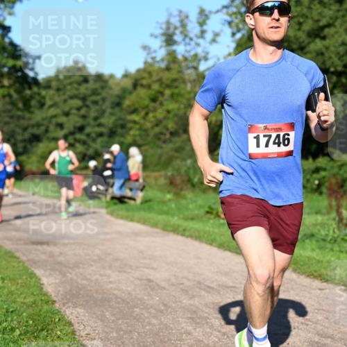 27.09.2026 - 35. Volkslauf durch das schöne Alstertal Dr. Thomas Lammeyer http://msf.ph/oto/10561360 27.09.2026 10:04:30 Laufen 1746 meine-sportfotos.de