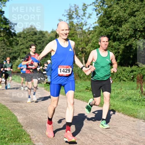 27.09.2026 - 34. Volkslauf durch das schöne Alstertal Dr. Thomas Lammeyer http://msf.ph/oto/10561380 27.09.2026 10:04:34 Laufen 1429 meine-sportfotos.de