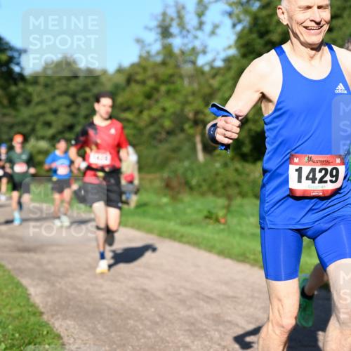 27.09.2026 - 34. Volkslauf durch das schöne Alstertal Dr. Thomas Lammeyer http://msf.ph/oto/10561383 27.09.2026 10:04:34 Laufen 1429 meine-sportfotos.de