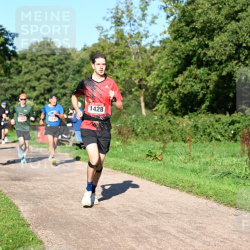 27.09.2026 - 34. Volkslauf durch das schöne Alstertal Dr. Thomas Lammeyer http://msf.ph/oto/10561385 27.09.2026 10:04:35 Laufen 1470, 1468, 1448, 1428 meine-sportfotos.de