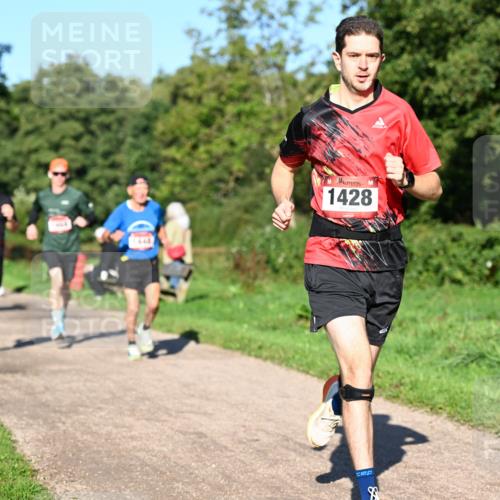 27.09.2026 - 34. Volkslauf durch das schöne Alstertal Dr. Thomas Lammeyer http://msf.ph/oto/10561391 27.09.2026 10:04:36 Laufen 1428 meine-sportfotos.de