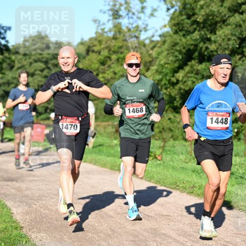 27.09.2026 - 34. Volkslauf durch das schöne Alstertal Dr. Thomas Lammeyer http://msf.ph/oto/10561403 27.09.2026 10:04:38 Laufen 442, 1470, 1468, 1448 meine-sportfotos.de